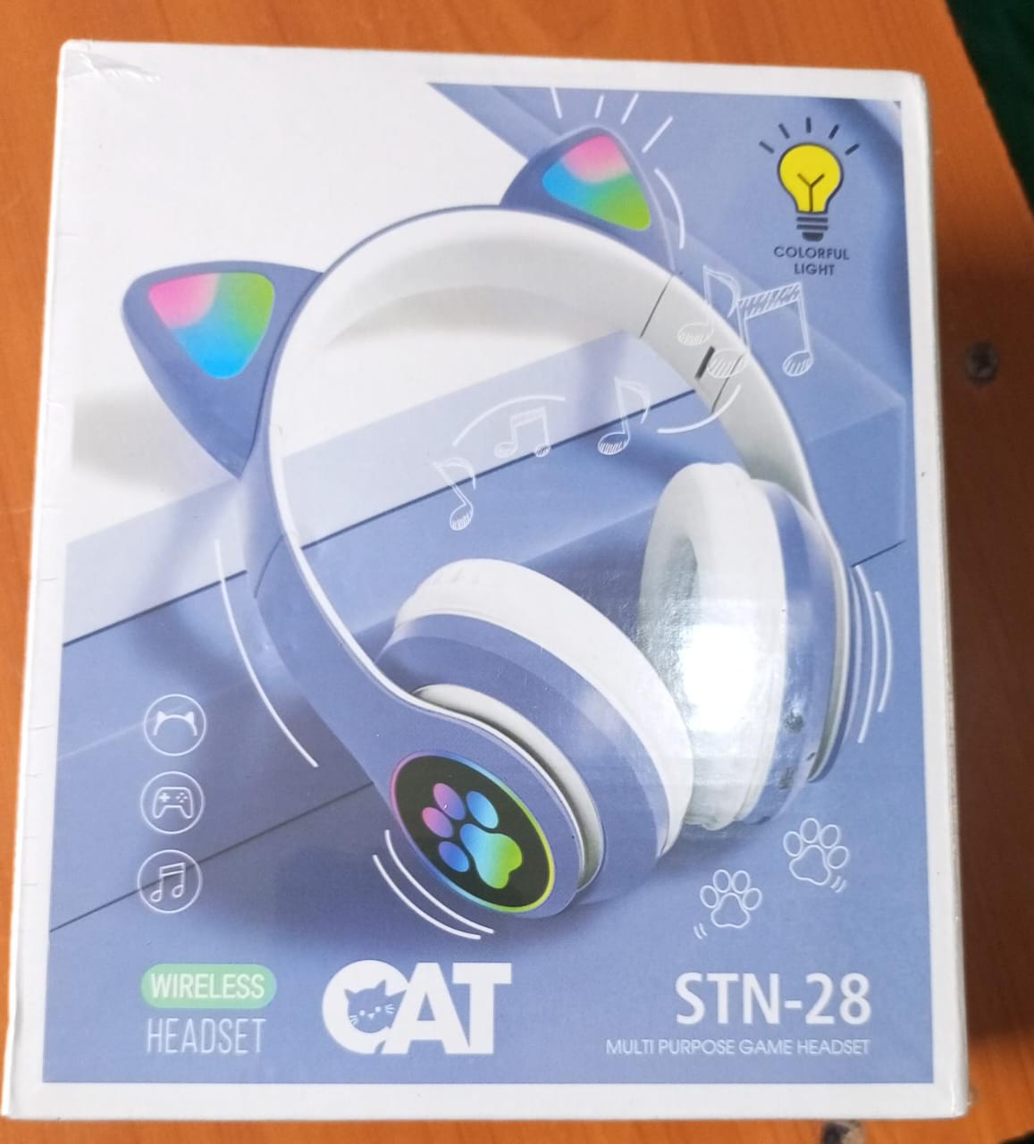 STN 28 cat headphones