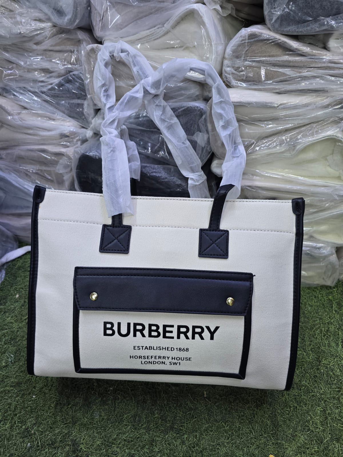 Burberry Wemen's handbag — view 3